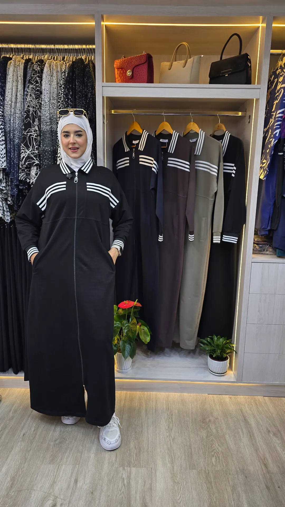 فستان قطني بسحاب وخطوط بيضاء