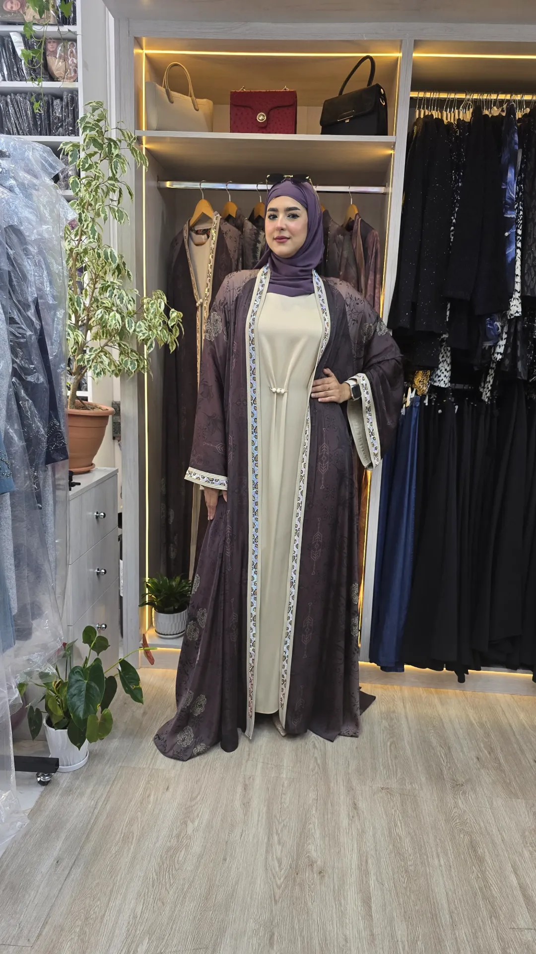 عبايات نسائية فخمة