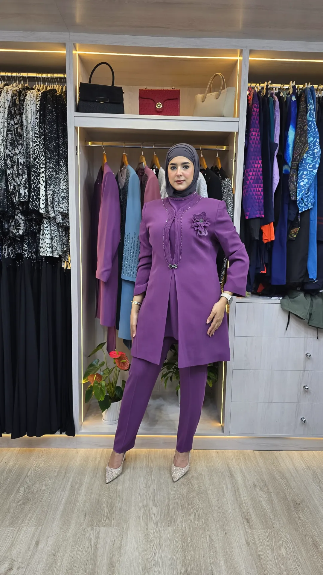 Formal set with a rose on the chest