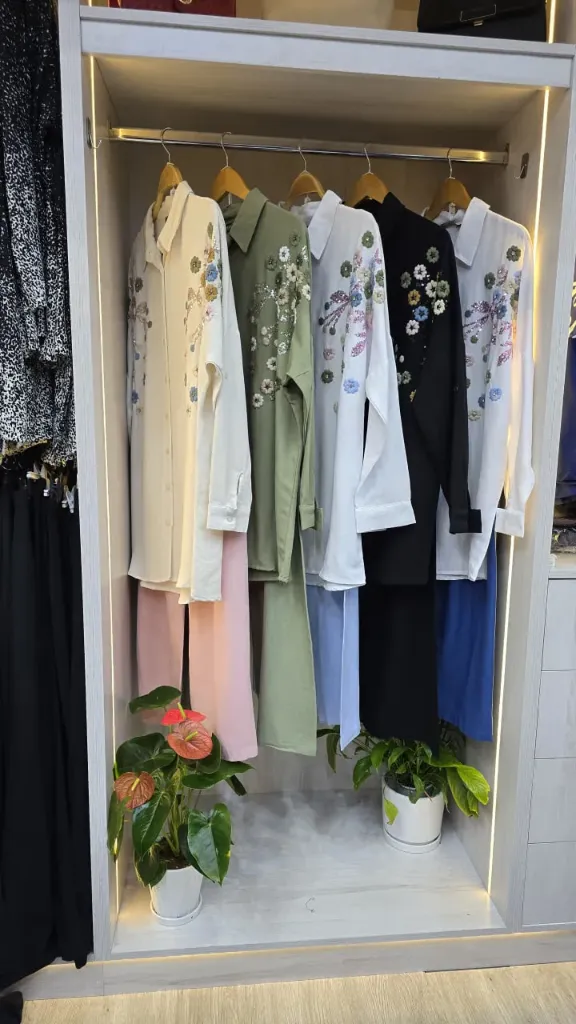 طقم قطعتين مطرّز يدوي (أخضر, S)