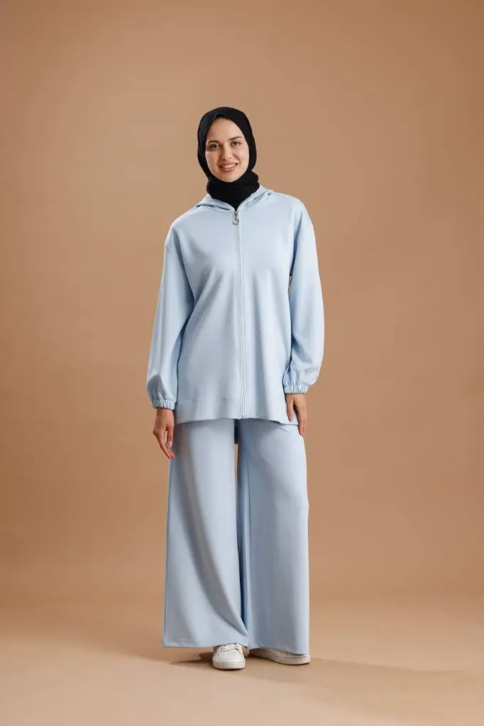 طقم قطعتين عملي بألوان صيفية (أزرق فاتح جداً, S)