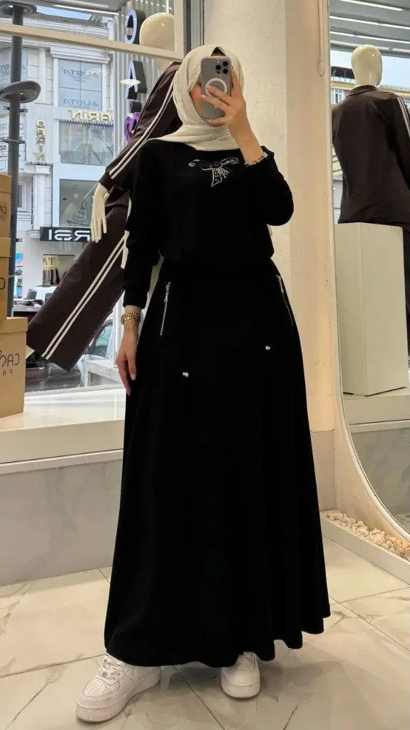 طقم تنورة قطعتين مزخرف