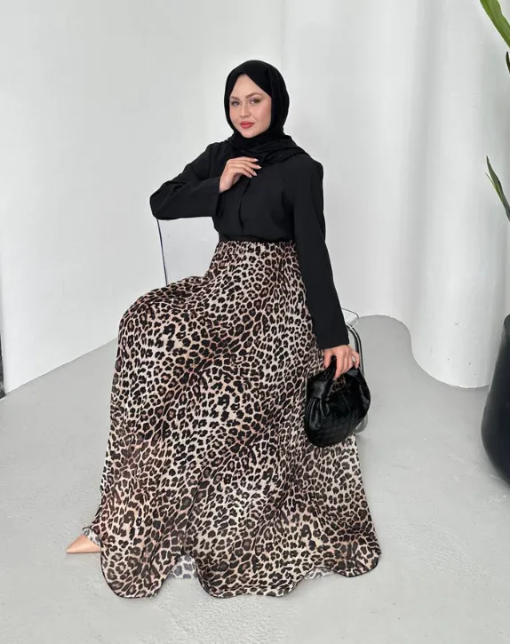 Lined chiffon tiger skirt
