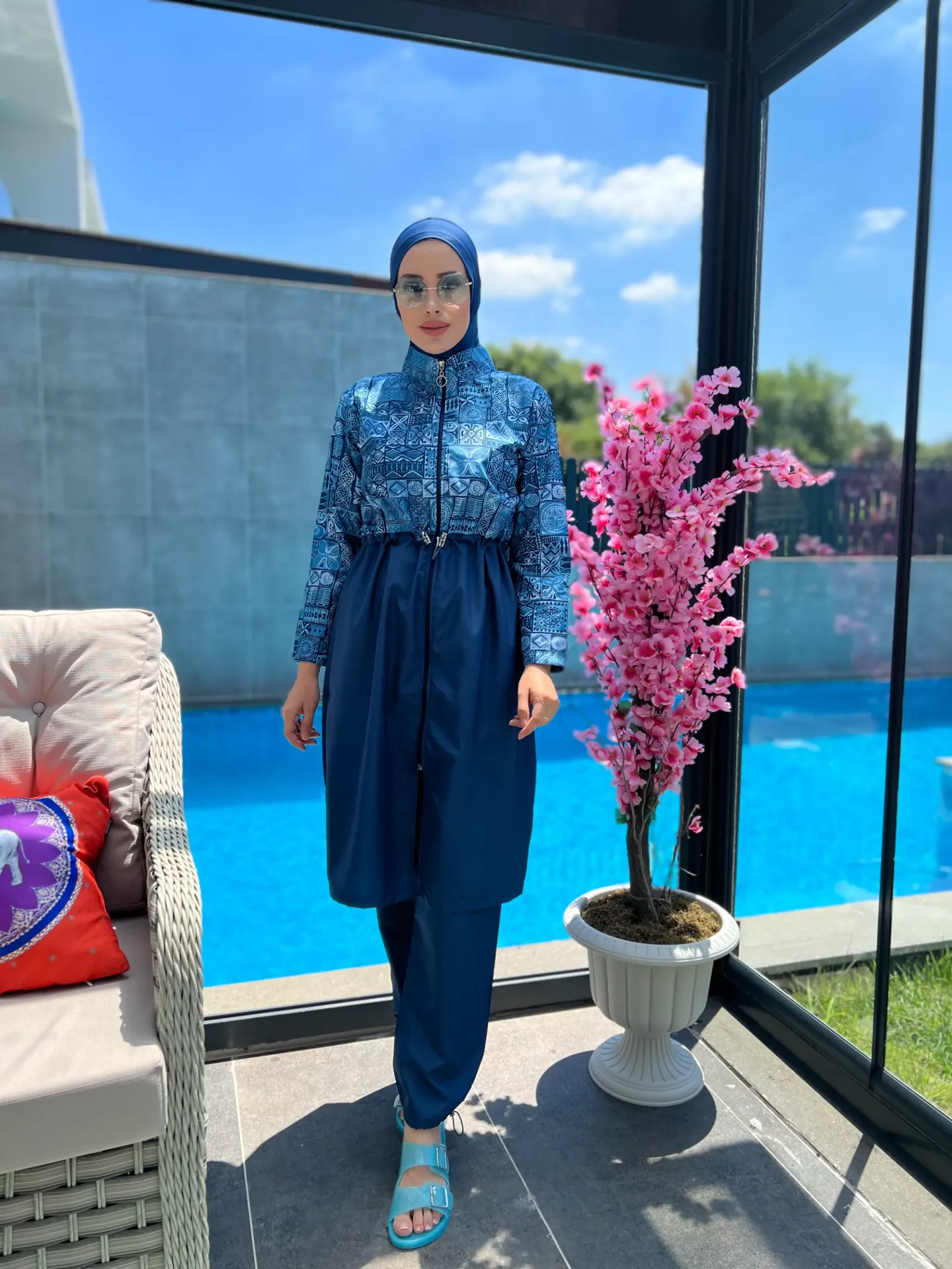 Blue parachute burkini with cash maillot
