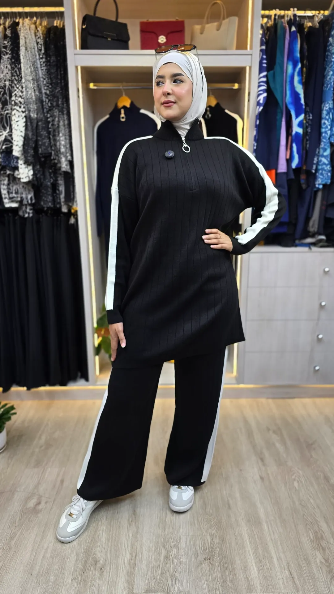 Women's modest winter set in black (BLACK)
