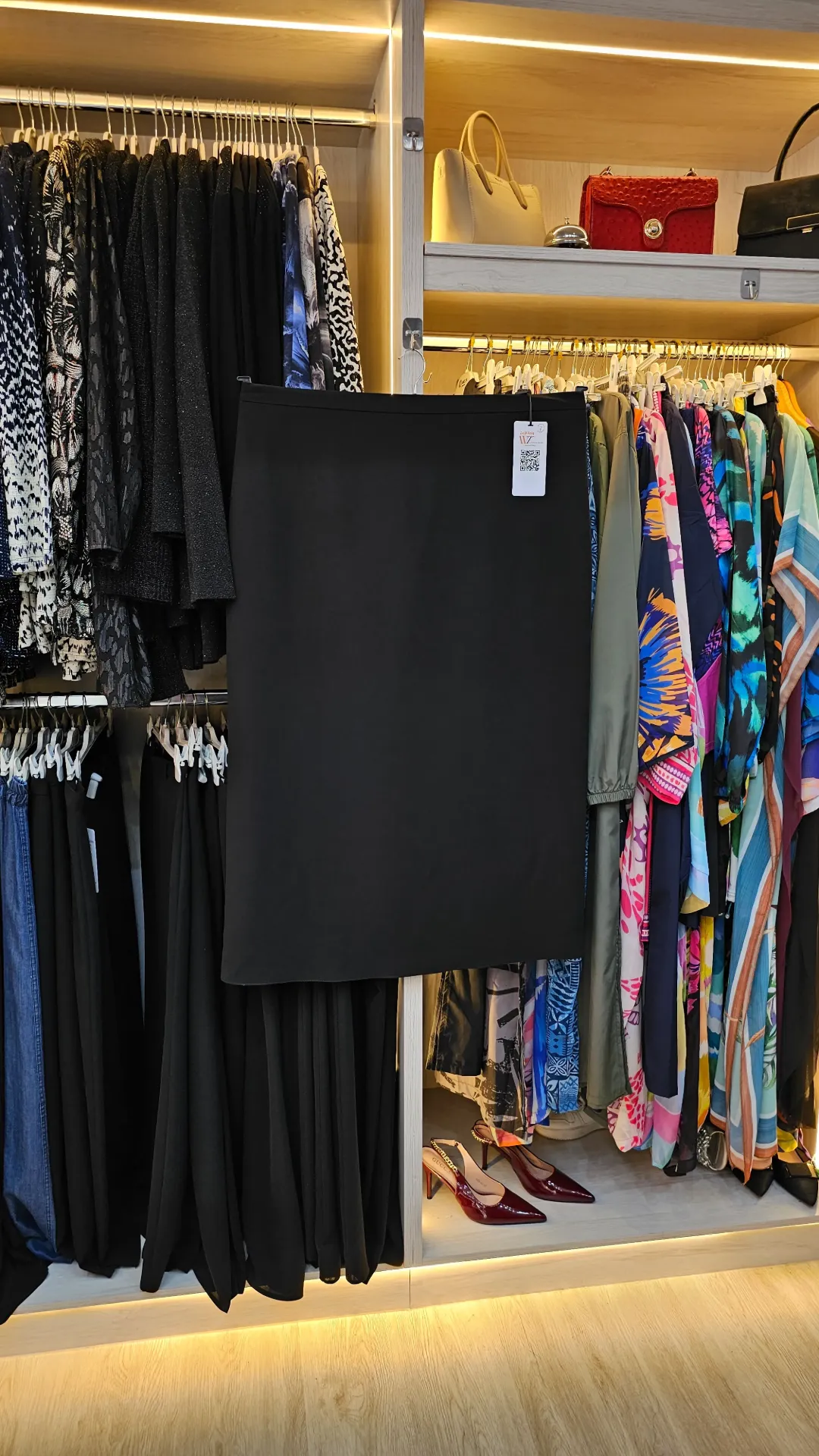 Classic Fit crepe skirt for mothers