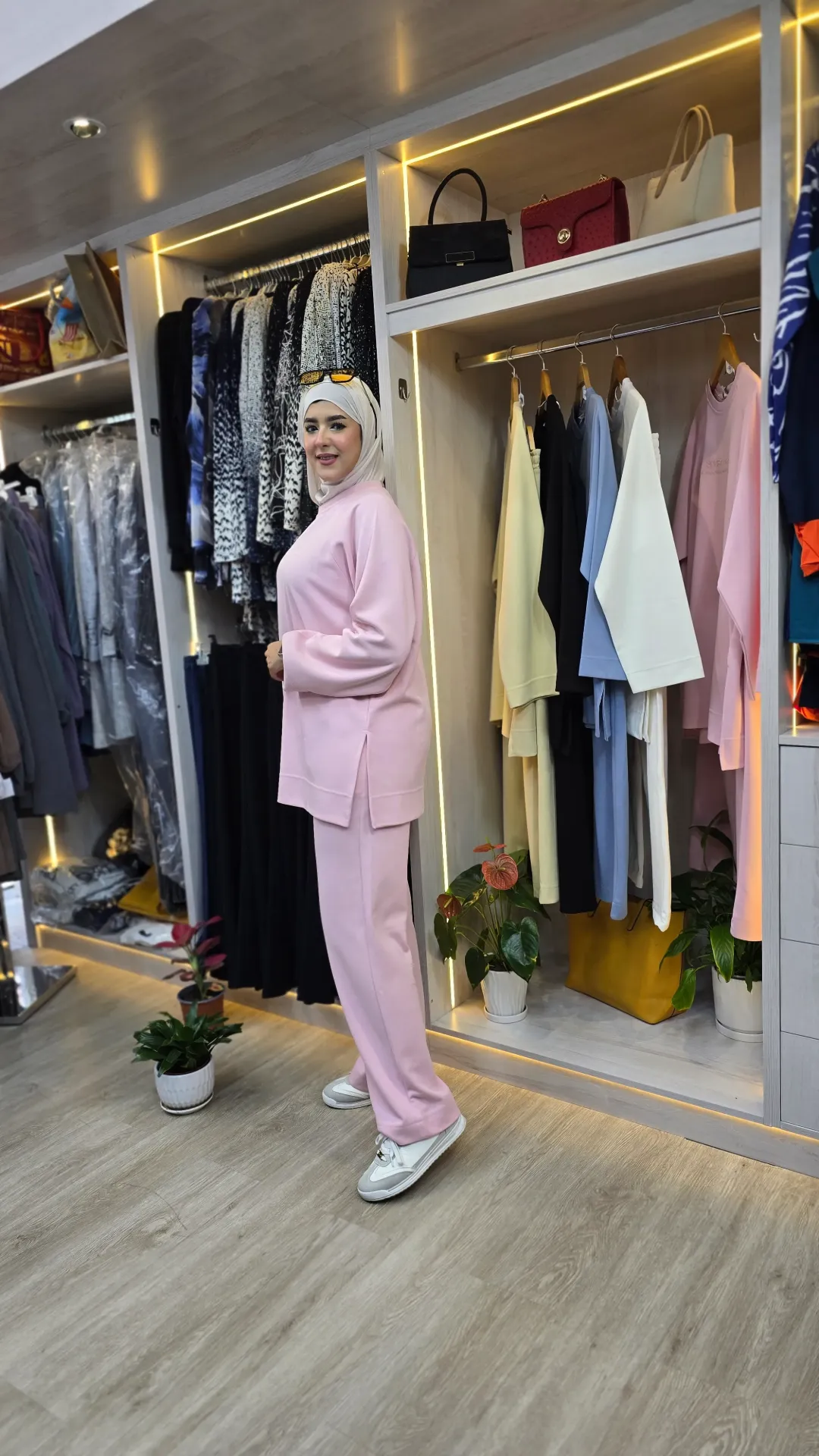 Practical plain two-piece set