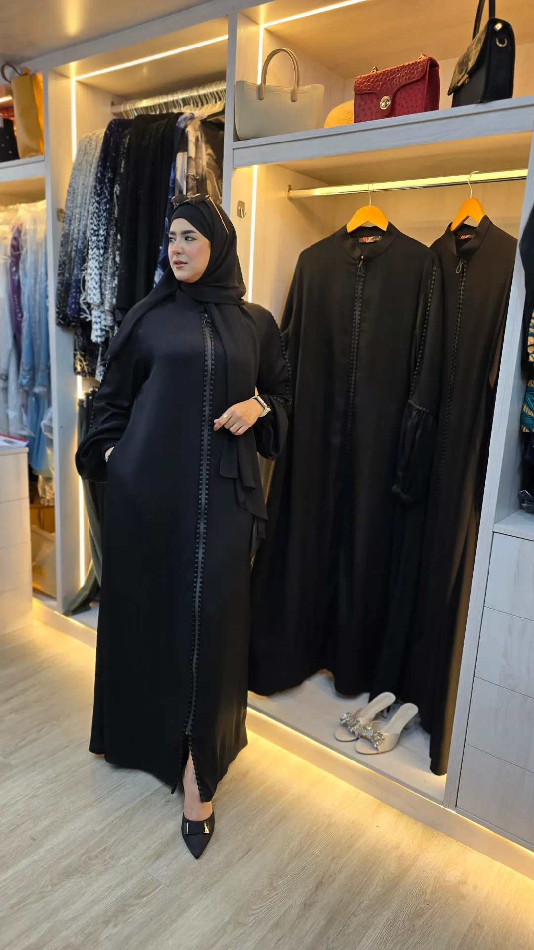 Rayan's black abaya with hidden pockets (1)