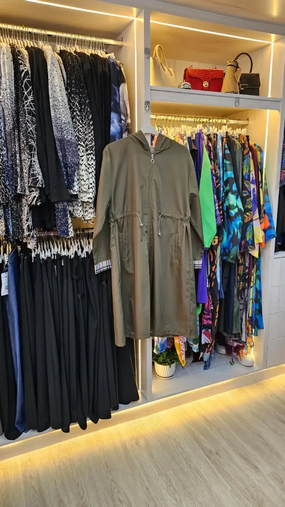 Elegant plaid rain cap