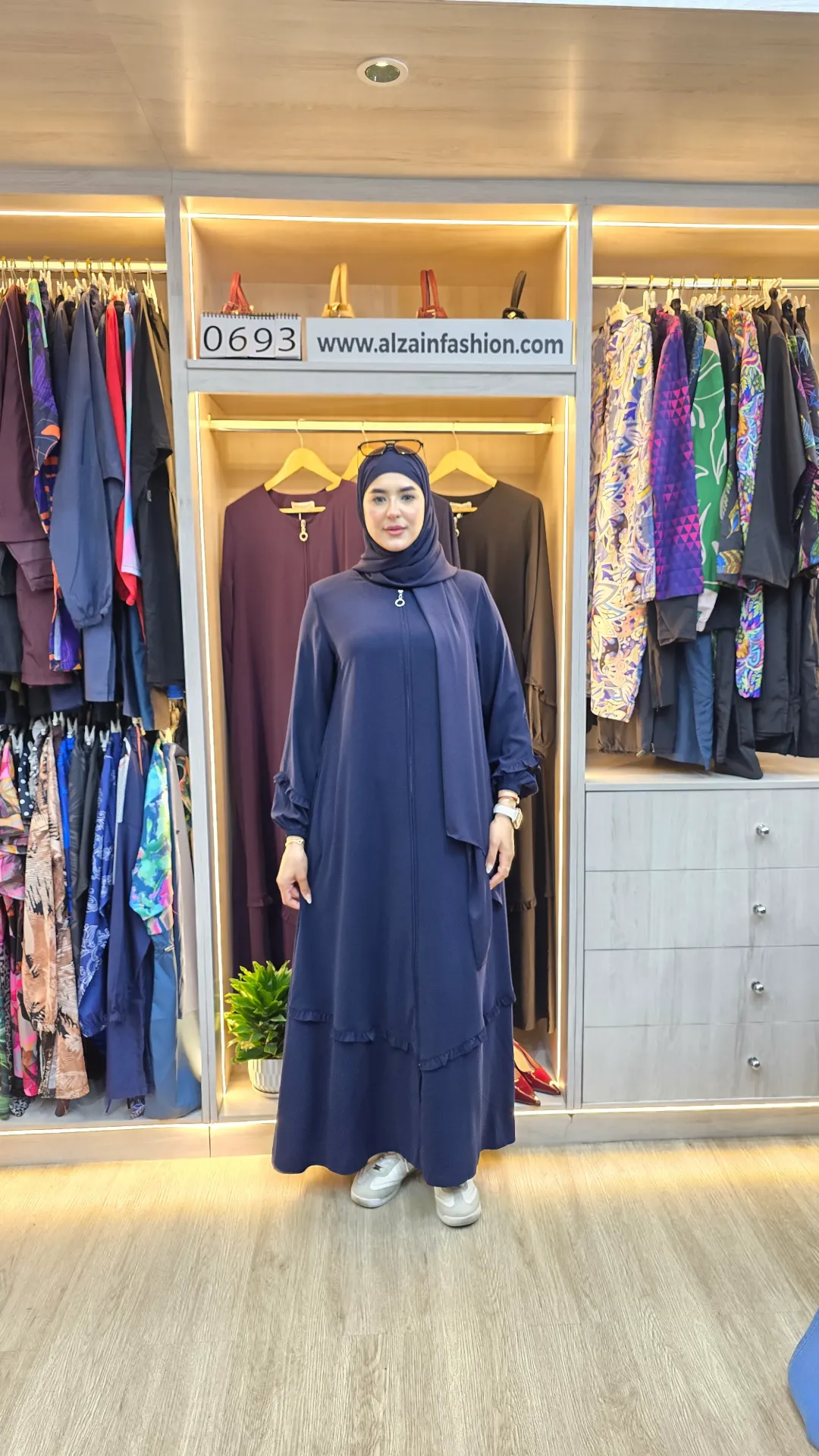Plain silk abaya from Madinah