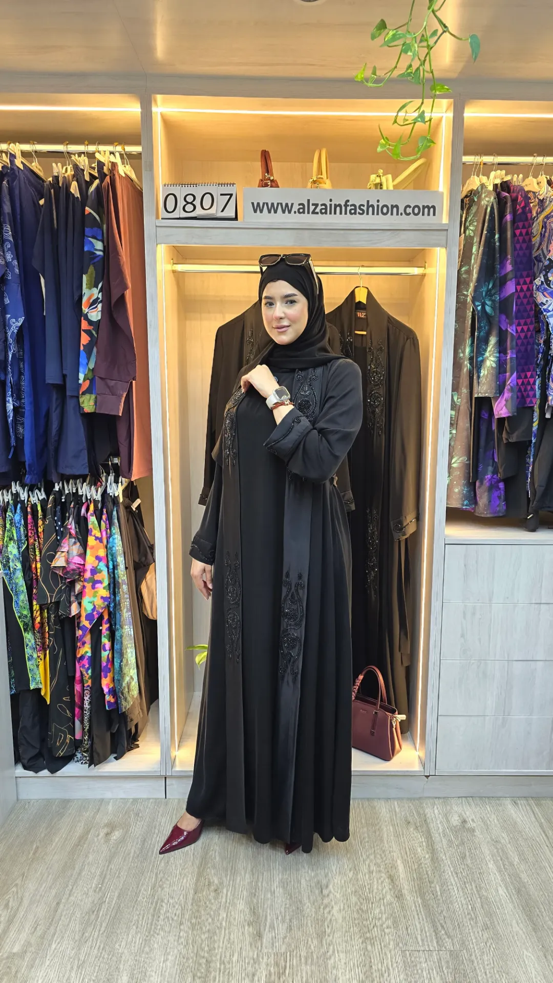 عباية مطرزة يدوي فاخرة
