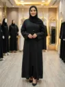 عباية مطرزة من قطعتين