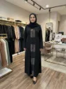 عباية قطعتين مطرزة بيج فاخرة