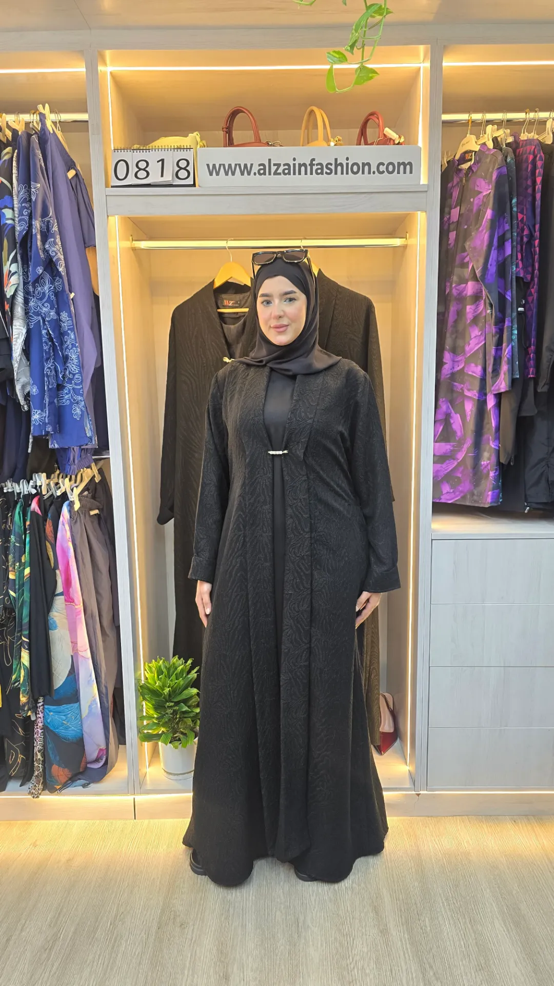 عباية قطعتين بنقشة فاخرة