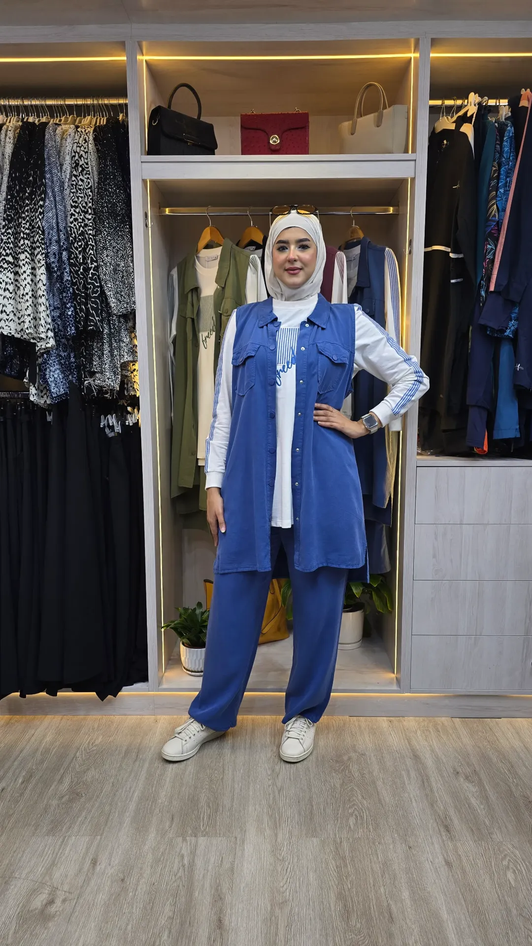 طقم خروج ثلاث قطع بجاكيت كت